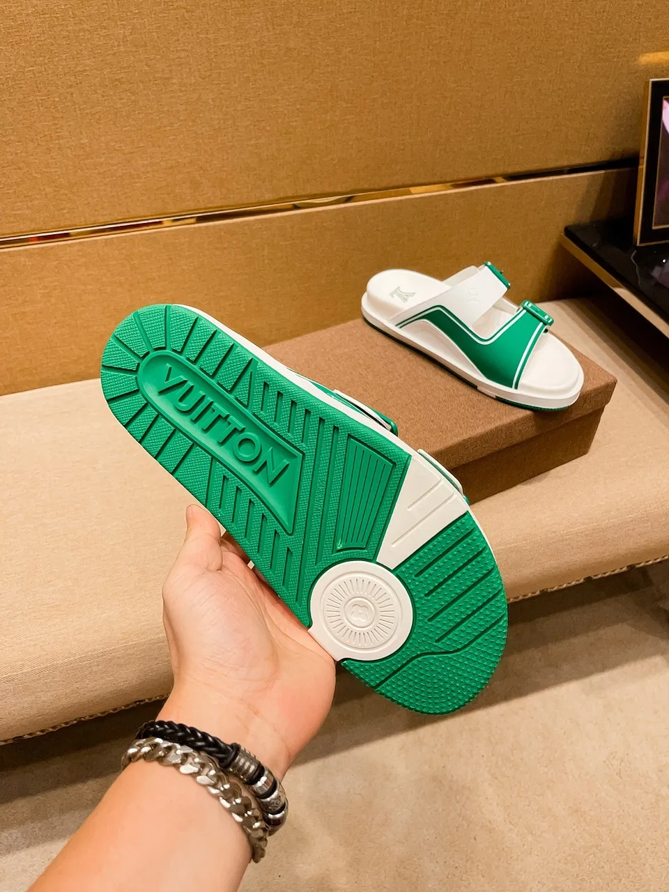Men's shoes 💰 380 💰 New model on the market 🔥 [LV 🔥 Slippers] High-end 1:1 mold customization of first-layer cowhide, original upgraded version of the outsole, lighter and non-slip. The market's top quality, fashionable and trendy, versatile and popular, simple yet tasteful, a must-have for fashionistas, exuding a fashionable and casual atmosphere, fashion is at your feet, full of confidence, the same style at the counter 👍The season of spring and summer slippers is here, they are super beautiful to wear, 38-44, multiple colors available🔥